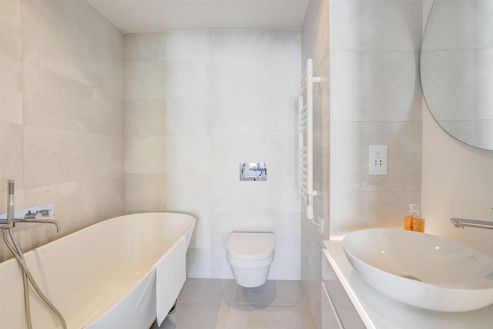 Image of House - 5 Bedrooms - 6 Bathrooms for Sale in North Gorge-Gibraltar, Image 20